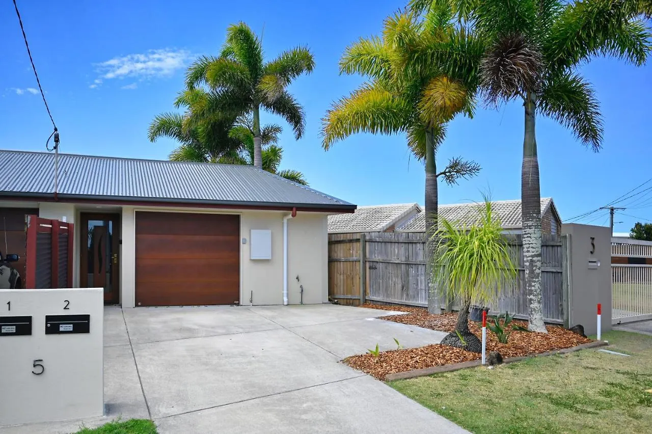 Stylish Beach Side Gem - Pool, Beach Zg7 Kawana Waters