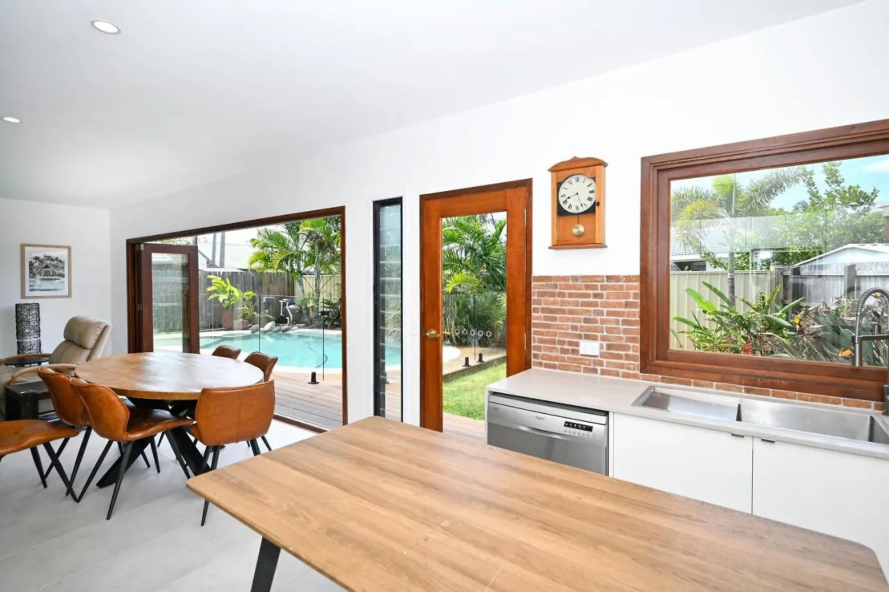 Apartment Stylish Beach Side Gem - Pool, Beach Zg7 Kawana Waters