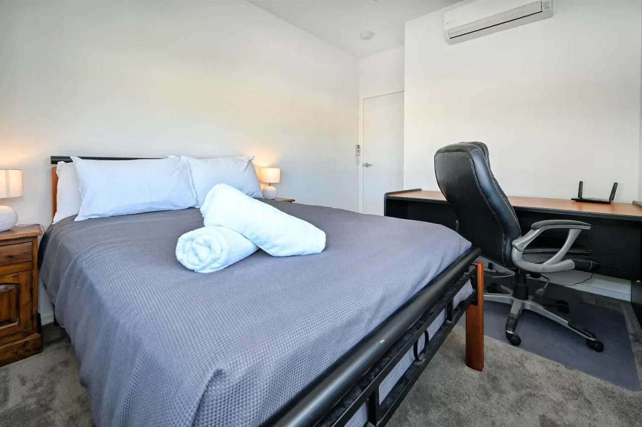 Stylish Beach Side Gem - Pool, Beach Zg7 Kawana Waters